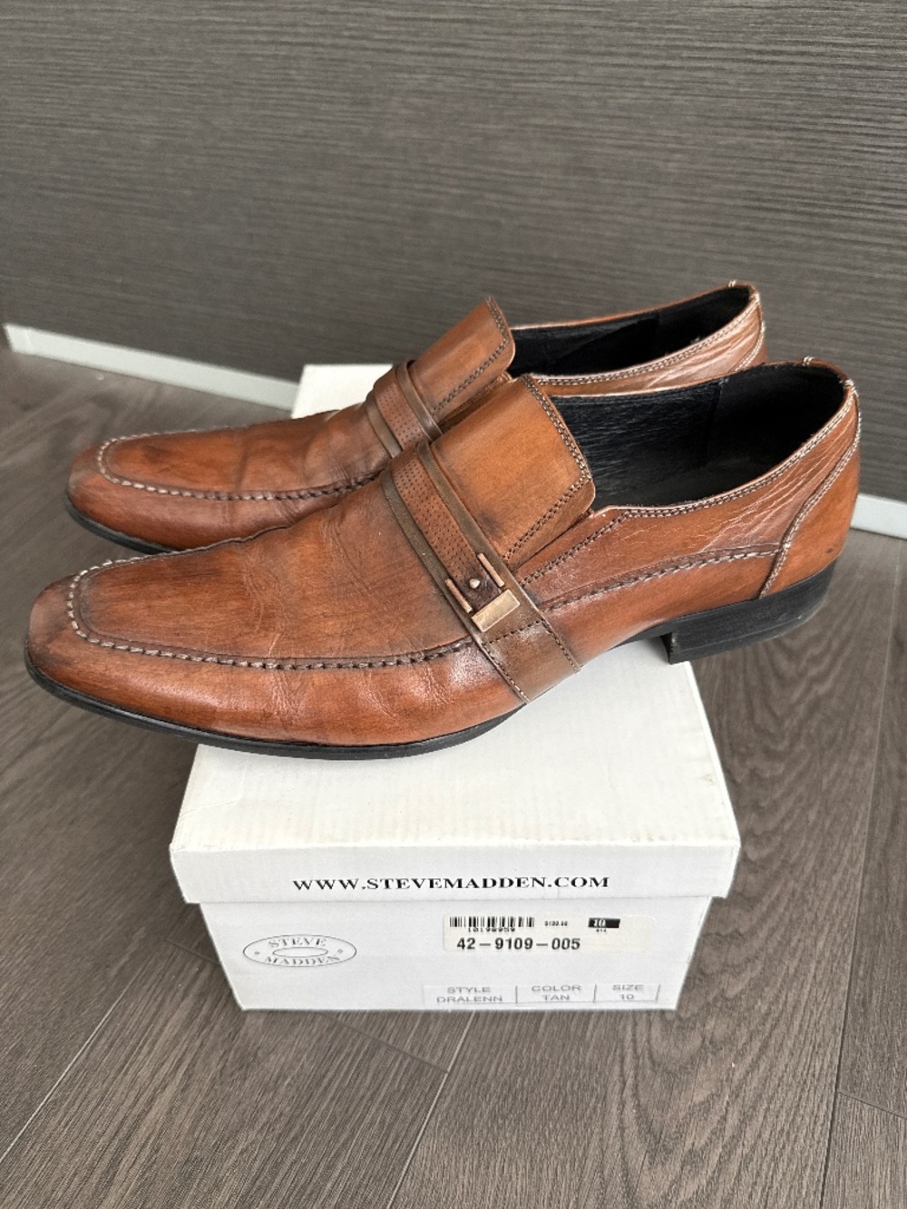 Men’s Steve Madden Dralenn cognac dress shoes size 10
